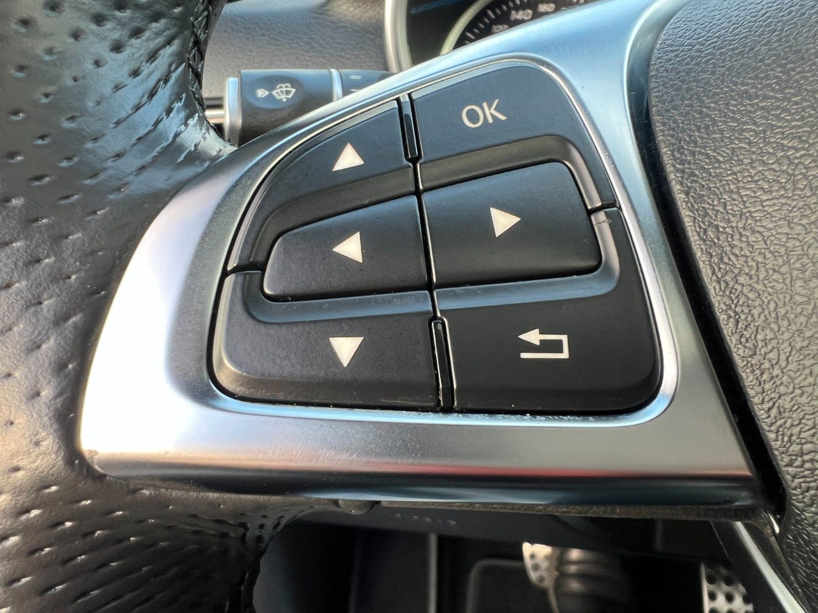 Mercedes-Benz GLE 350 4M AMG-LINE COMAND SCHIEBED. LED KEYLESS foto 24