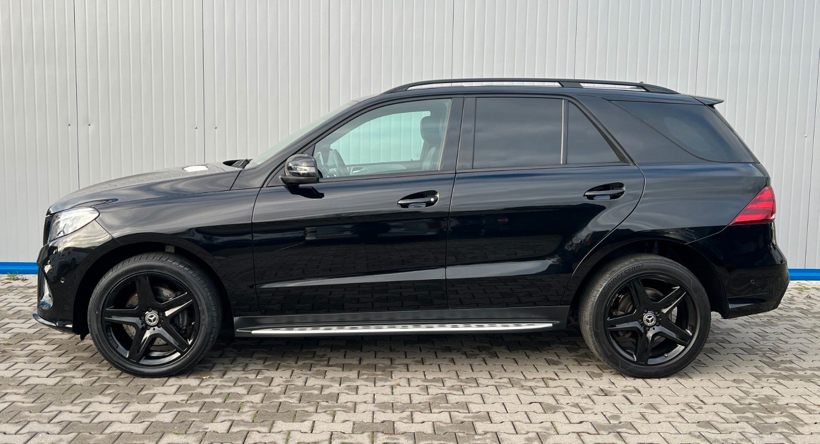 Mercedes-Benz GLE 350 4M AMG-LINE COMAND SCHIEBED. LED KEYLESS foto 5