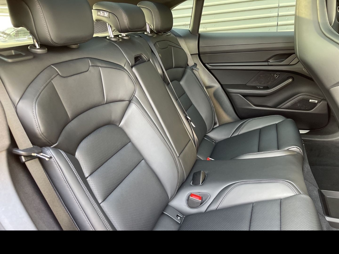 Porsche Taycan 4 Cross Turismo InnoDrive LED-Matrix foto 13