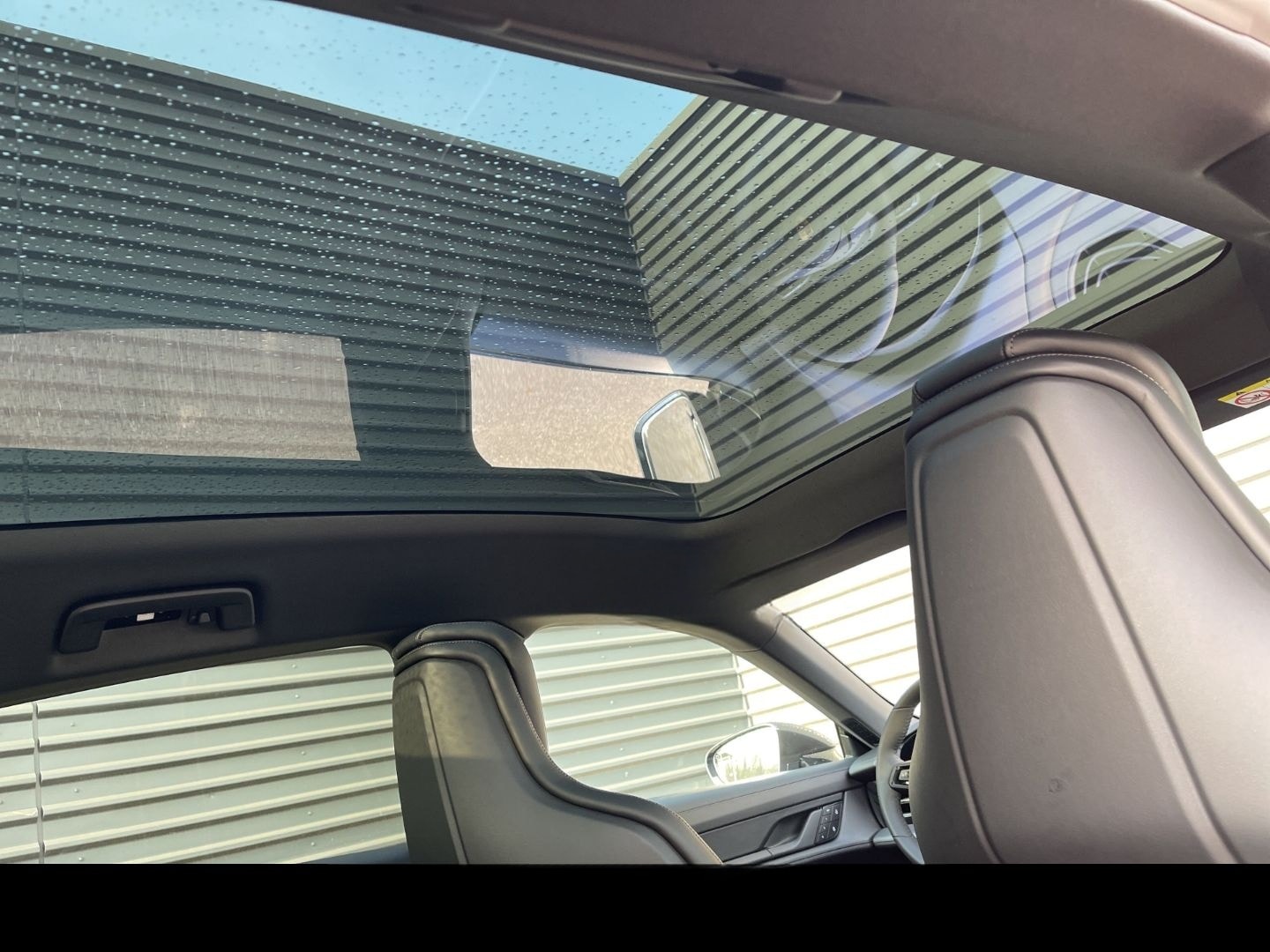 Porsche Taycan 4 Cross Turismo InnoDrive LED-Matrix foto 14