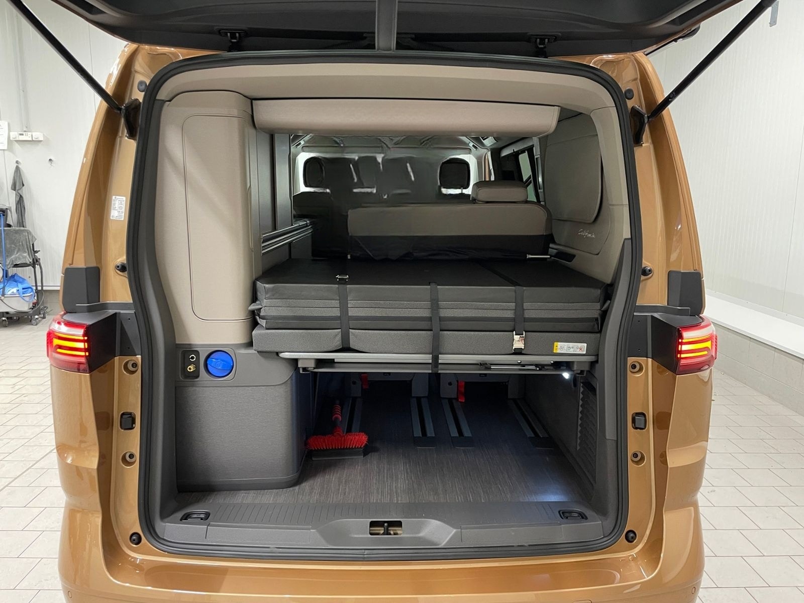 Volkswagen T7 California Ocean 2.0 TDI DSG NAV STNDHZG foto 6