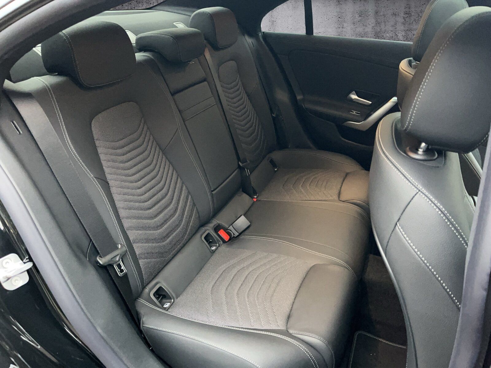 Mercedes-Benz CLA 200 d PROGRESSIVE+NIGHT+AHK+DISTRO+PANO+360° foto 13