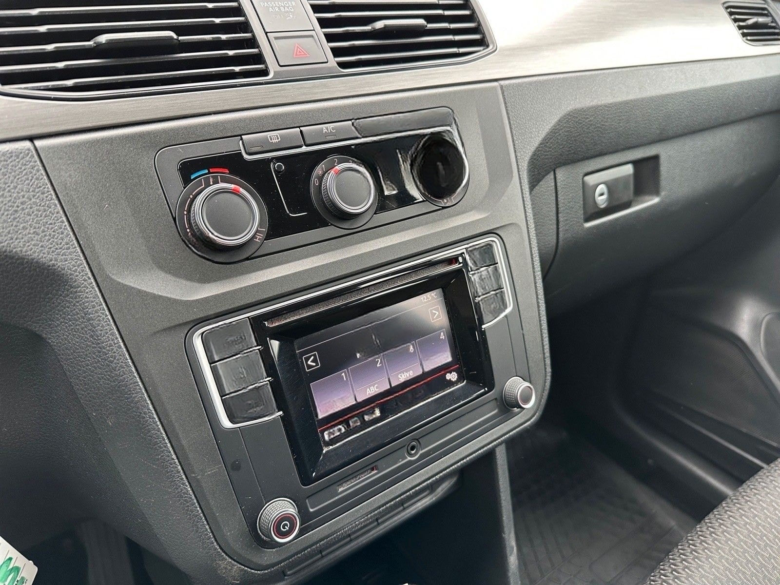 Volkswagen Caddy PKW Maxi / 7 Sitze / AHK / Kamera foto 16