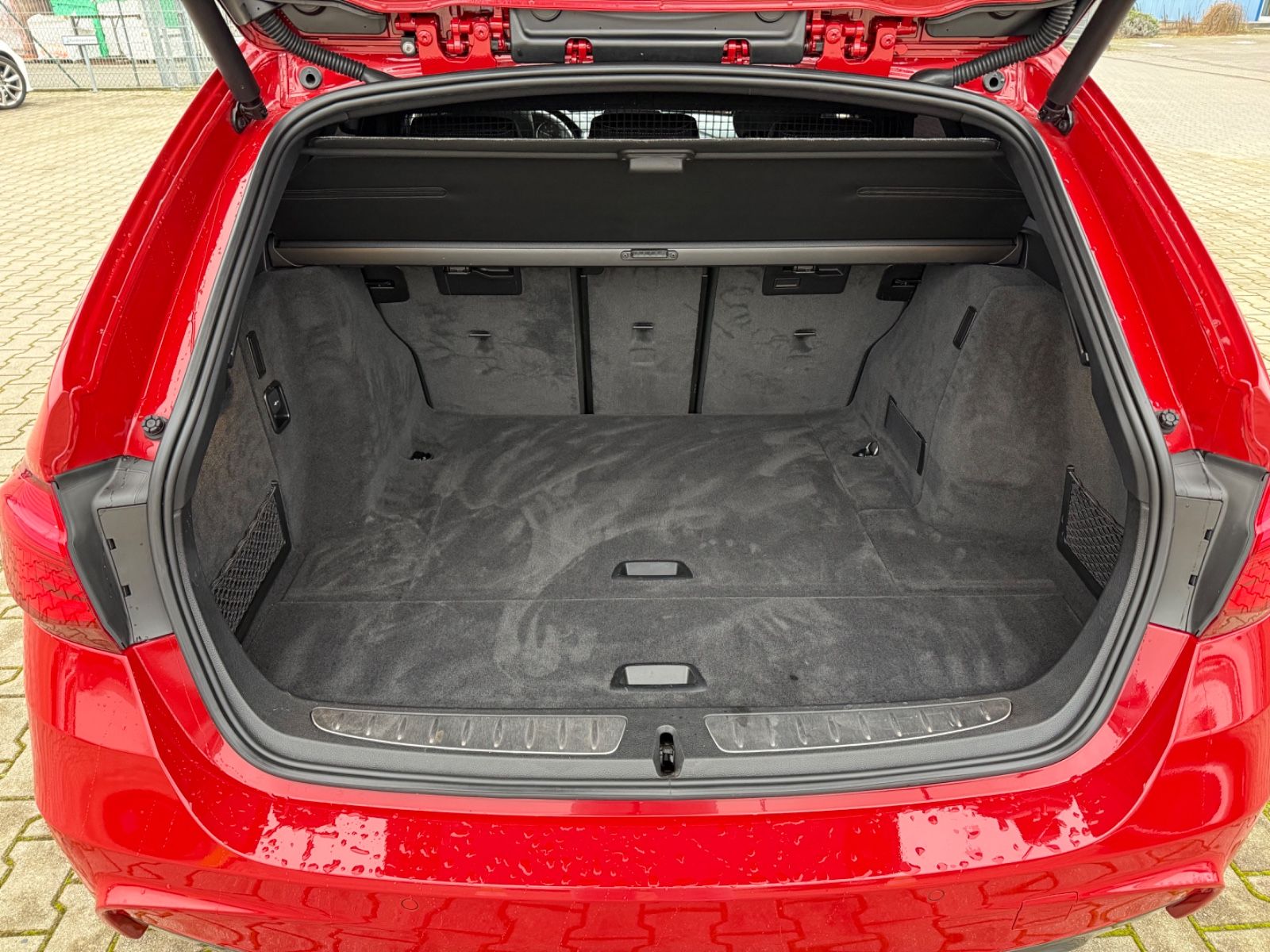 BMW 320d  Touring  xDrive M Sport Shadow foto 14