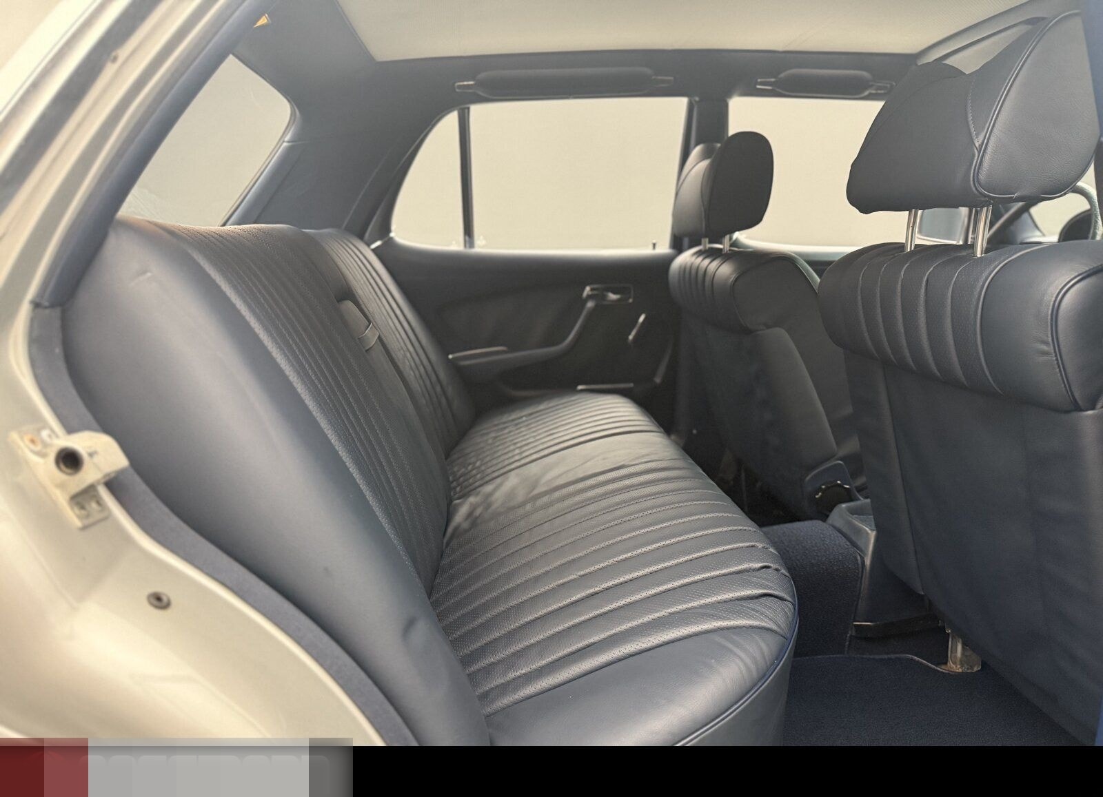 Mercedes-Benz 450 SE Limousine W116 foto 14