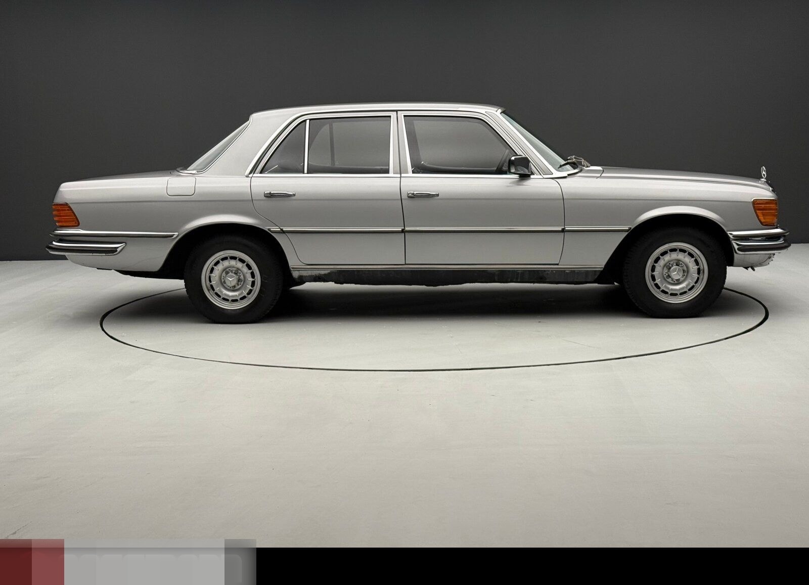 Mercedes-Benz 450 SE Limousine W116 foto 4