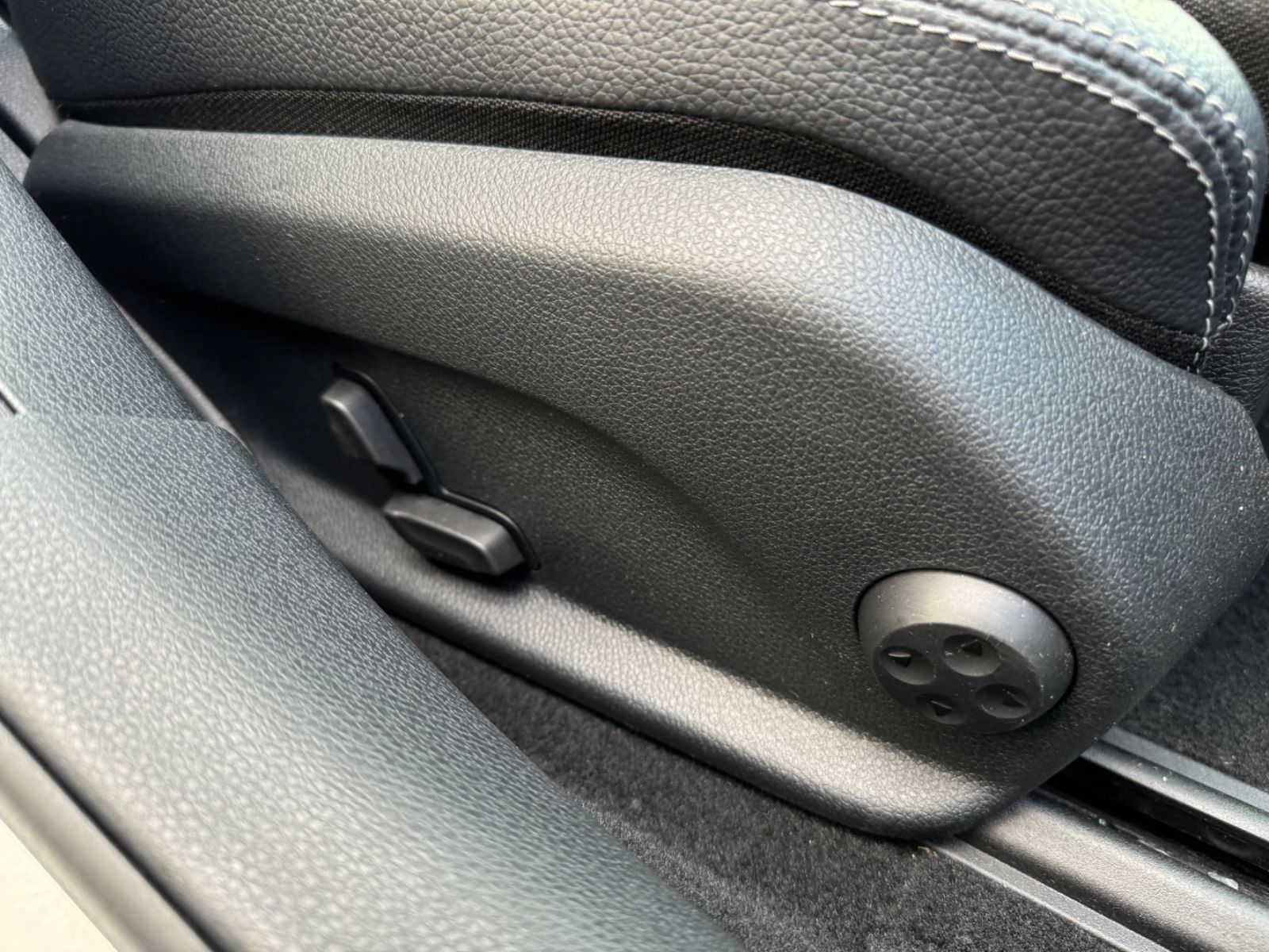 Mercedes-Benz C 180 CGI*AMG-LINE*NIGHTPAKET*AUTOM*LED*TEMPOMAT foto 15