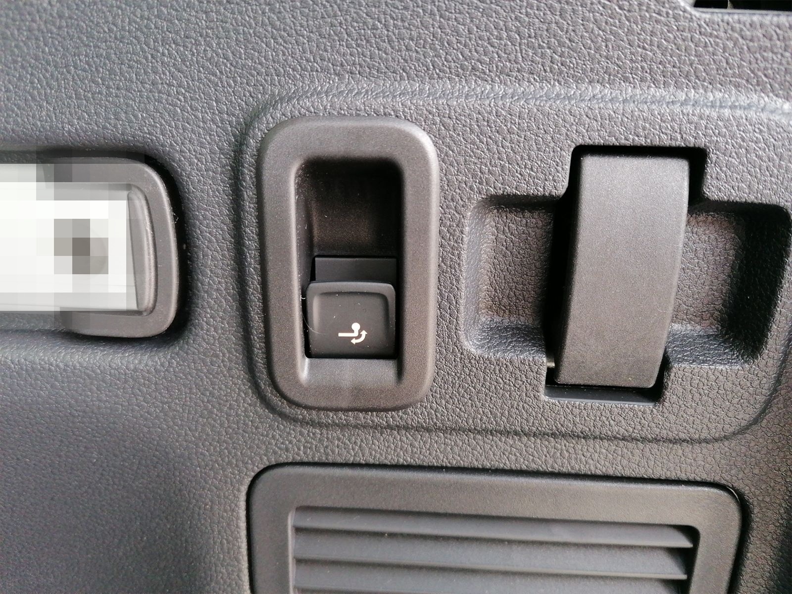 Volkswagen Touran R Line 1.5 TSI DSG PANO+AHK+7-SITZE+ foto 10