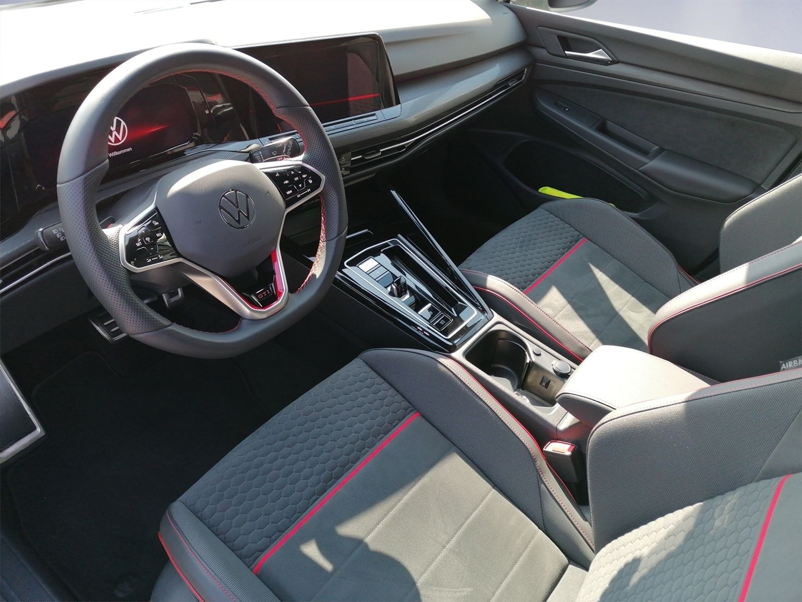 Volkswagen Golf VIII GTI Clubsport AKRA+PANO+DCC+MATRIX foto 12