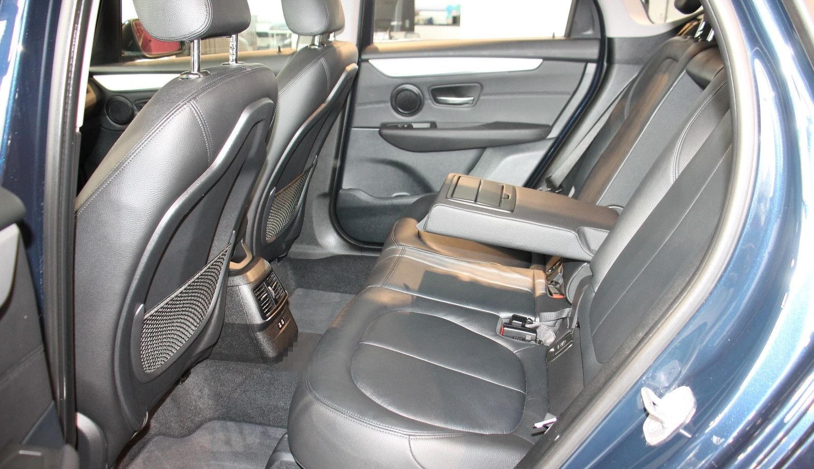 BMW 220 Active Tourer Navi LED AHK Leder Pano foto 14