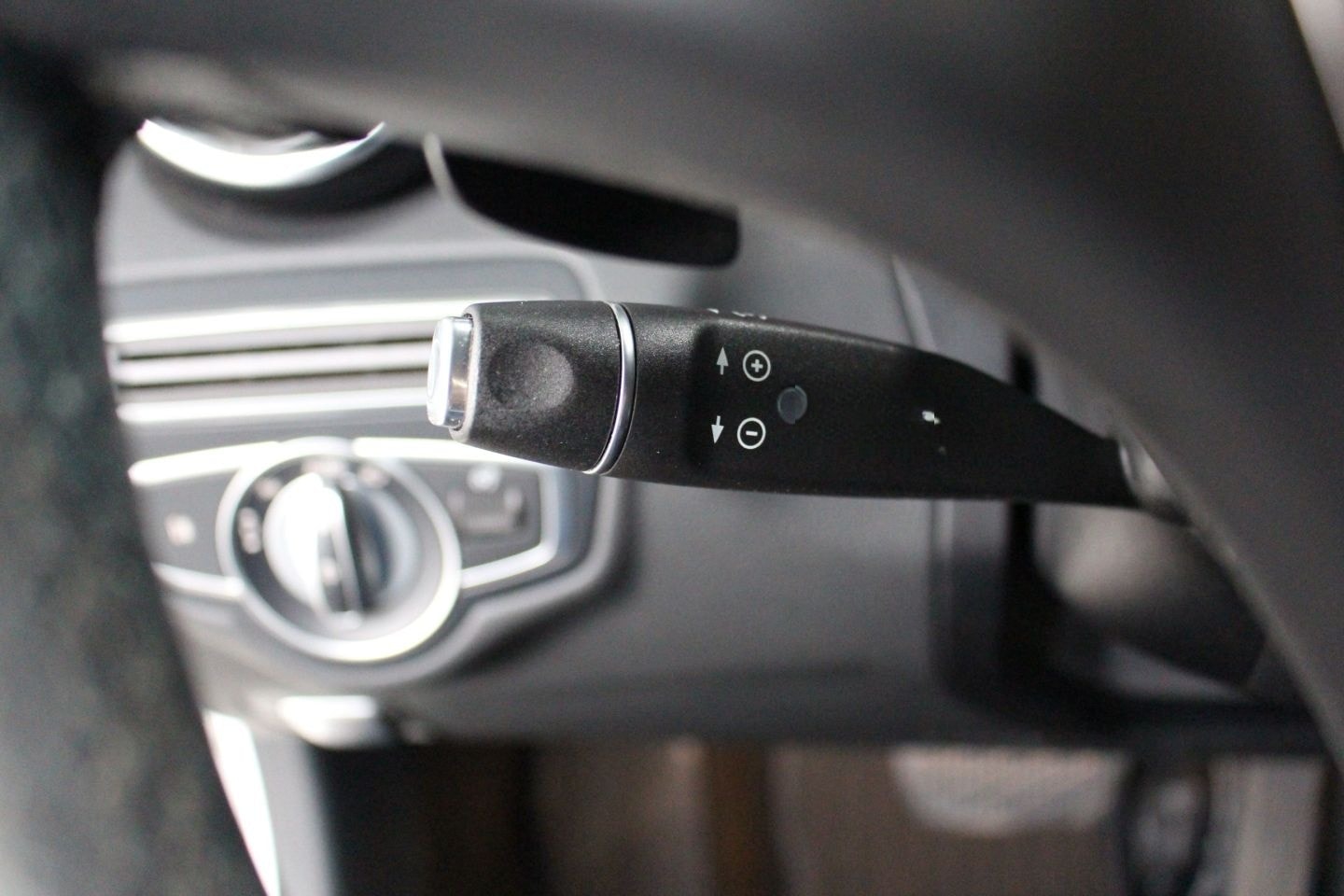 Mercedes-Benz C 180 T Avantgarde Navi LED SHZ PTS foto 11