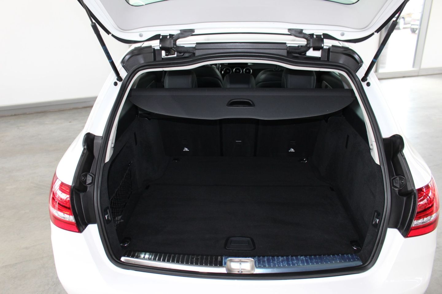 Mercedes-Benz C 180 T Avantgarde Navi LED SHZ PTS foto 16