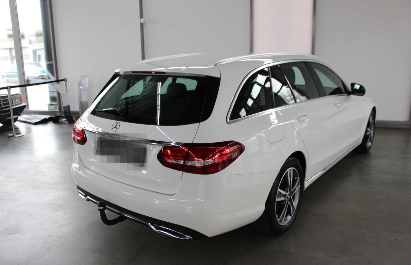 Mercedes-Benz C 180 T Avantgarde Navi LED SHZ PTS foto 3