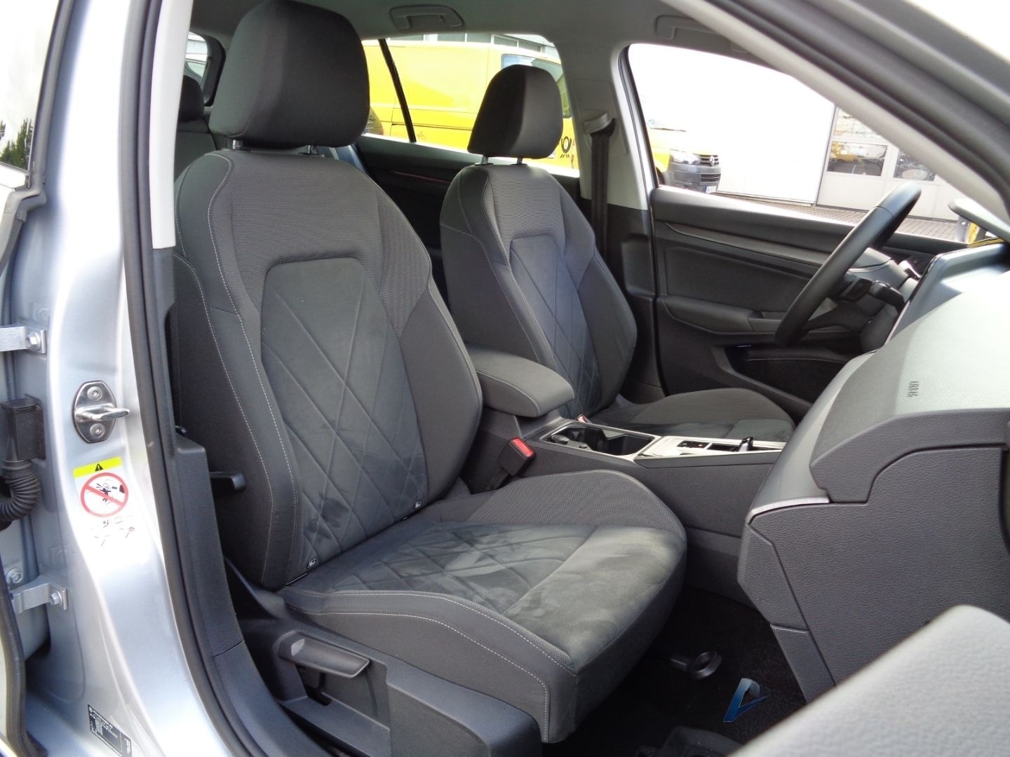 Volkswagen Golf VIII 1.4 eHybrid Style AHK R-KAM ACC NAVI foto 10