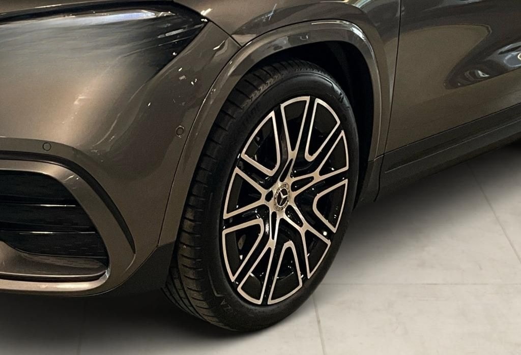 Mercedes-Benz GLA 180 AMG ACC AHK AUT DynLicht Fernlichtass. foto 3