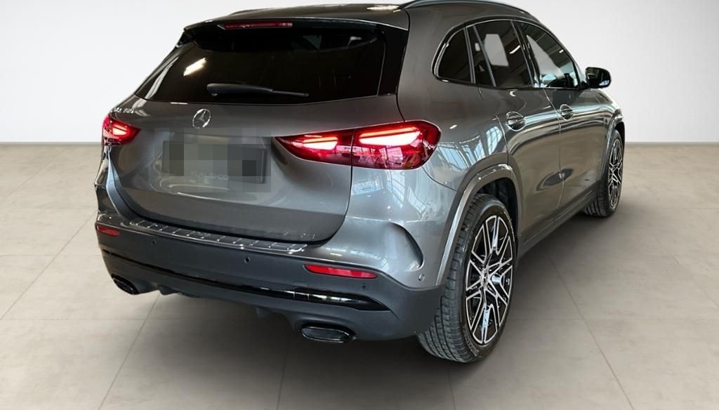 Mercedes-Benz GLA 180 AMG ACC AHK AUT DynLicht Fernlichtass. foto 6