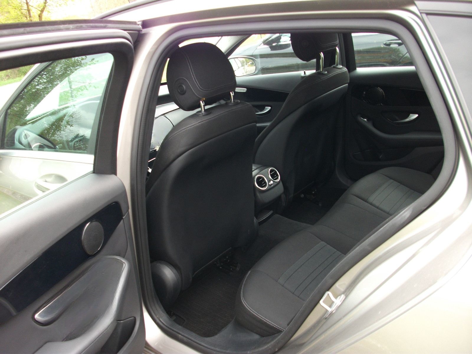 Mercedes-Benz C 200 4MATIC T Autom. Navi SHZ WR Kamera LED PTS foto 6