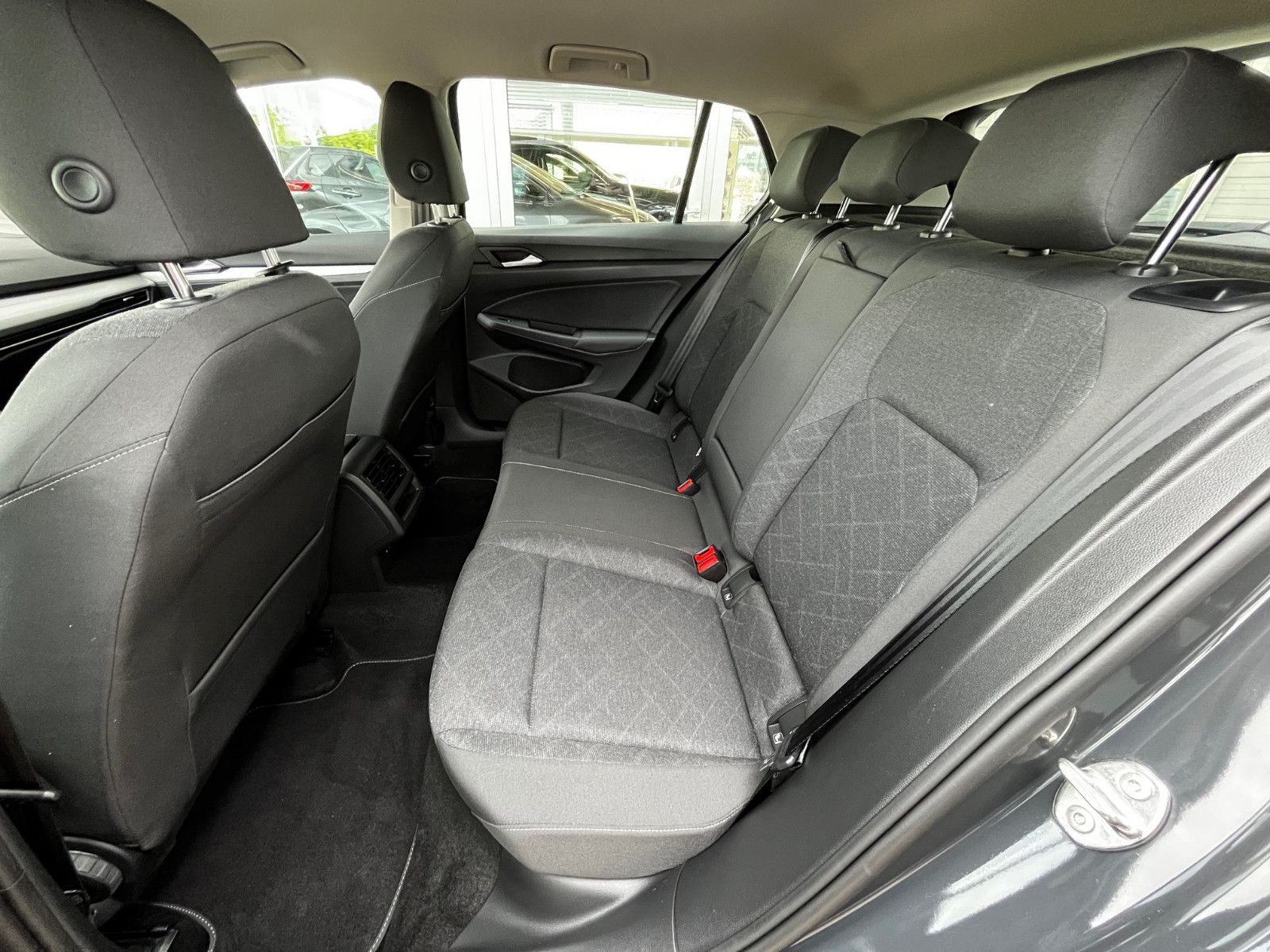 Volkswagen Golf VIII Lim. Life *Sitzhz.*Carplay*ACC* foto 5