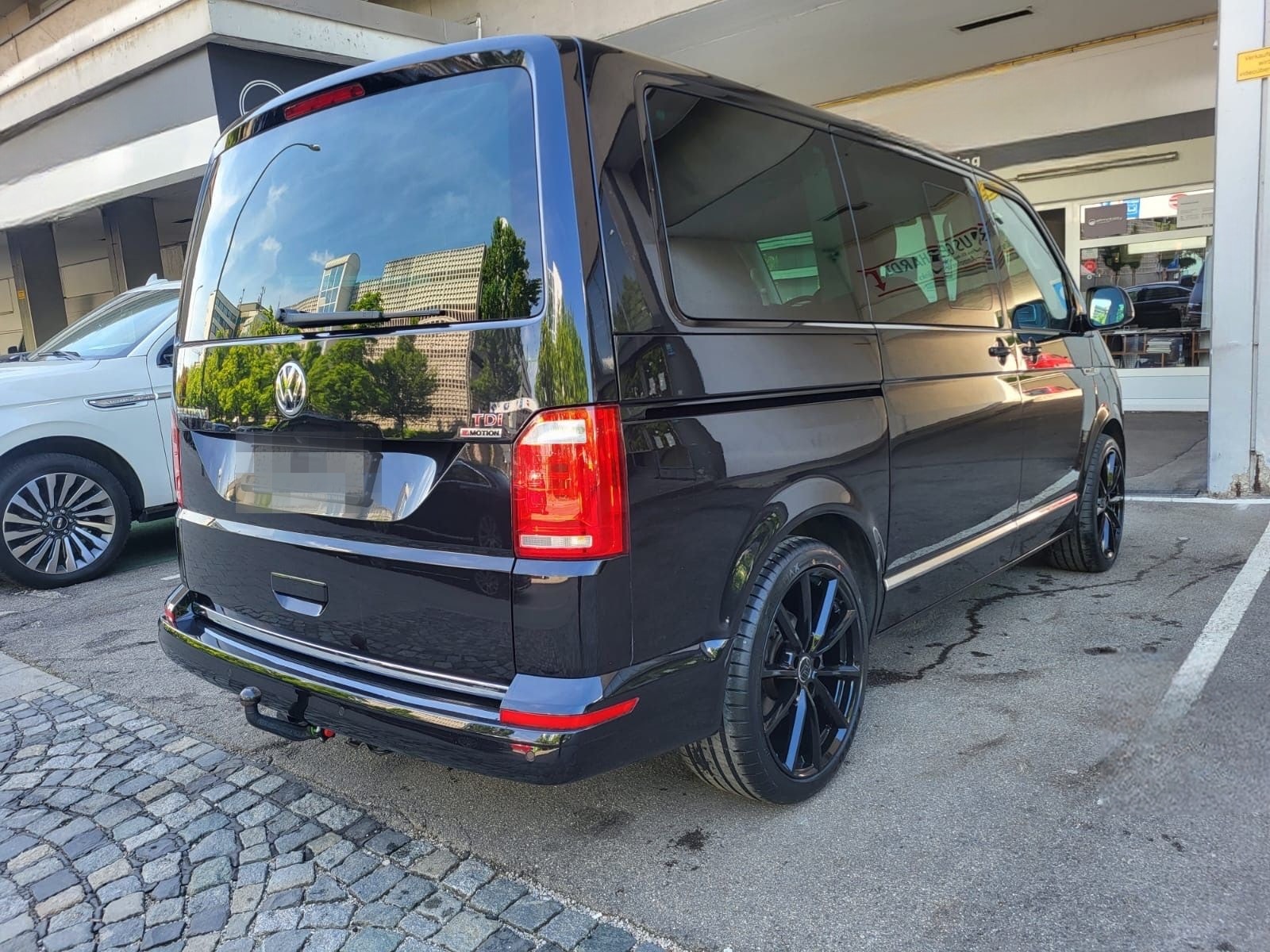 Volkswagen T6 2,0 TDI 4M Bulli Multivan Highline AHK StHzg foto 6