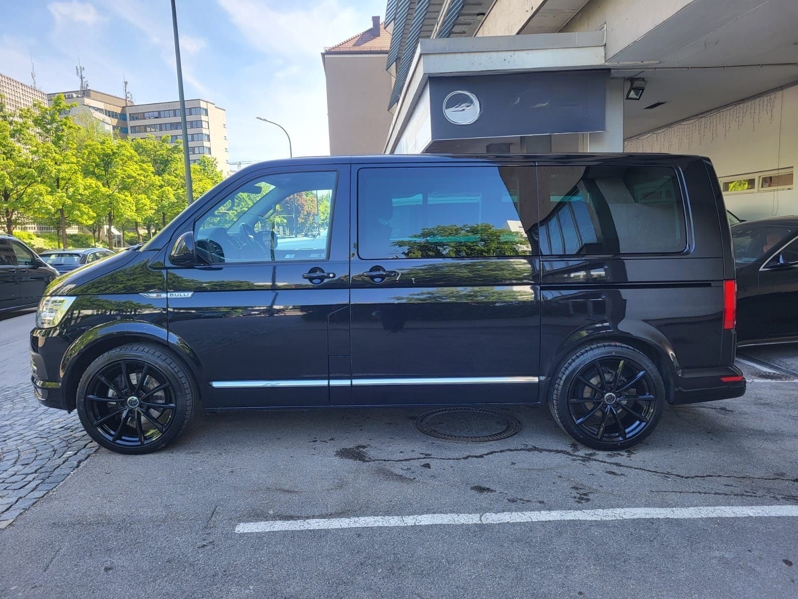 Volkswagen T6 2,0 TDI 4M Bulli Multivan Highline AHK StHzg foto 10