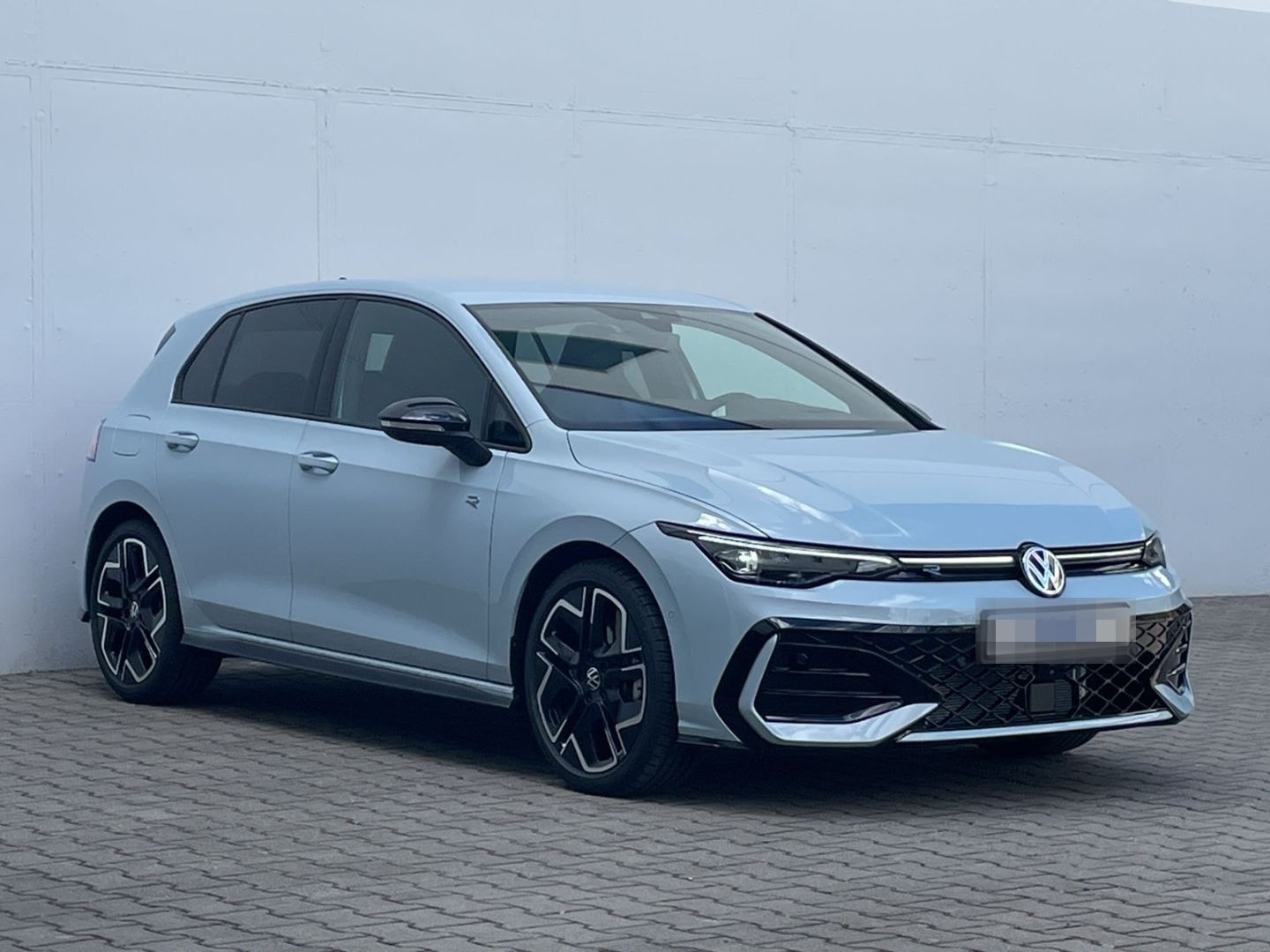 Volkswagen Golf VIII 1.5 eTSI DSG R-Line AHK/360°Kamera/HUD foto 3