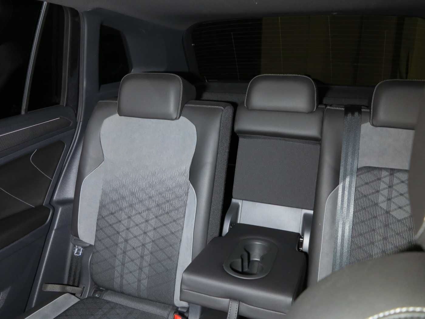 Volkswagen Tiguan 2.0 TDI SCR 4MOT DSG7 R-Line AHK Navi foto 18