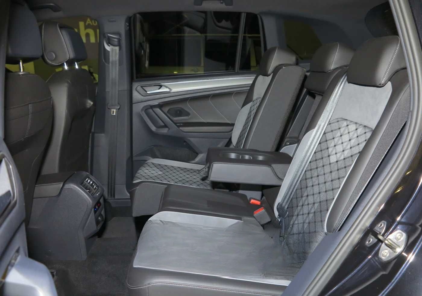 Volkswagen Tiguan 2.0 TDI SCR 4MOT DSG7 R-Line AHK Navi foto 5