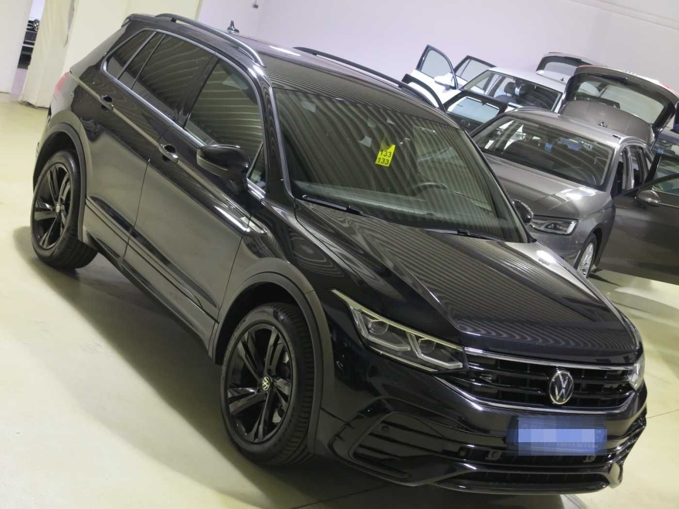 Volkswagen Tiguan 2.0 TDI SCR 4MOT DSG7 R-Line AHK Navi foto 9