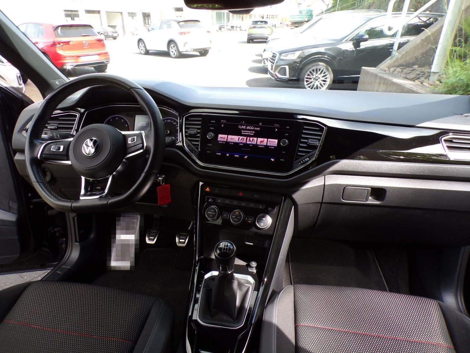 Volkswagen T-ROC 1.5 TSI SPORT / BLACK STYLE+BEATS AUDIO foto 13