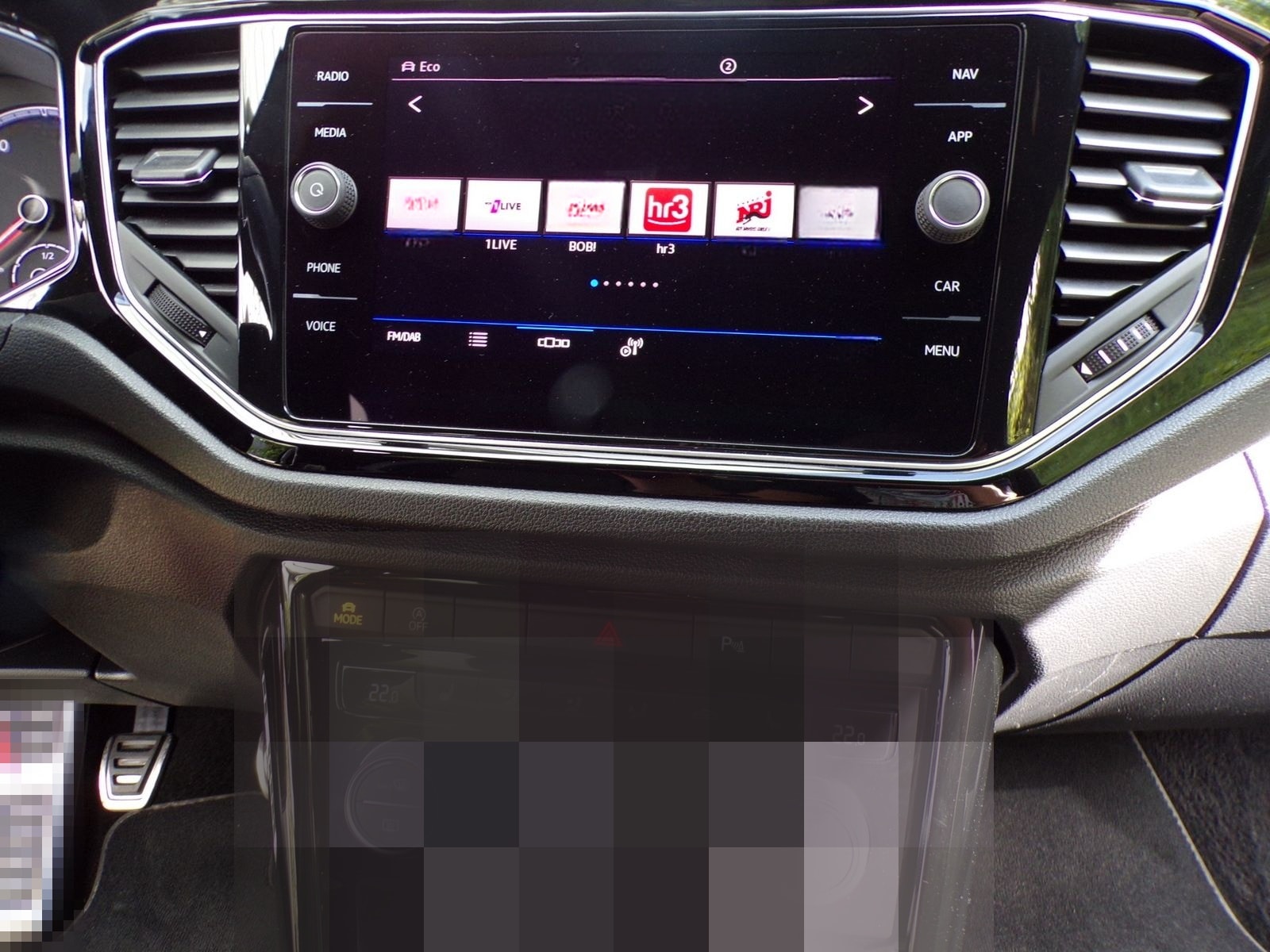 Volkswagen T-ROC 1.5 TSI SPORT / BLACK STYLE+BEATS AUDIO foto 14