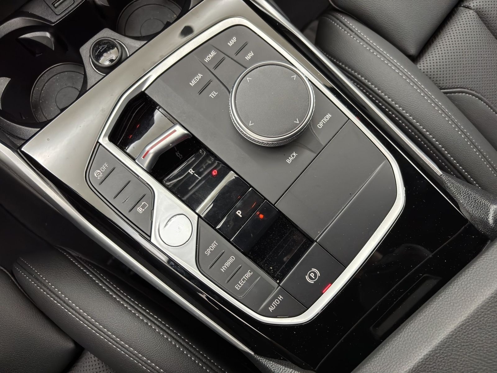 BMW 320e Touring [Sport Line, AHK, ACC, RFK, 18" LMR foto 14