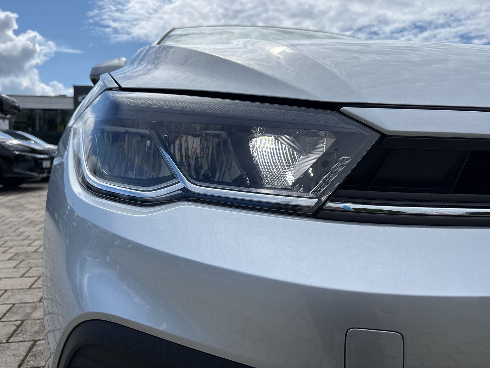 Volkswagen Polo  1,0 TSI Move NAVI+SHZ+KLIMA foto 8