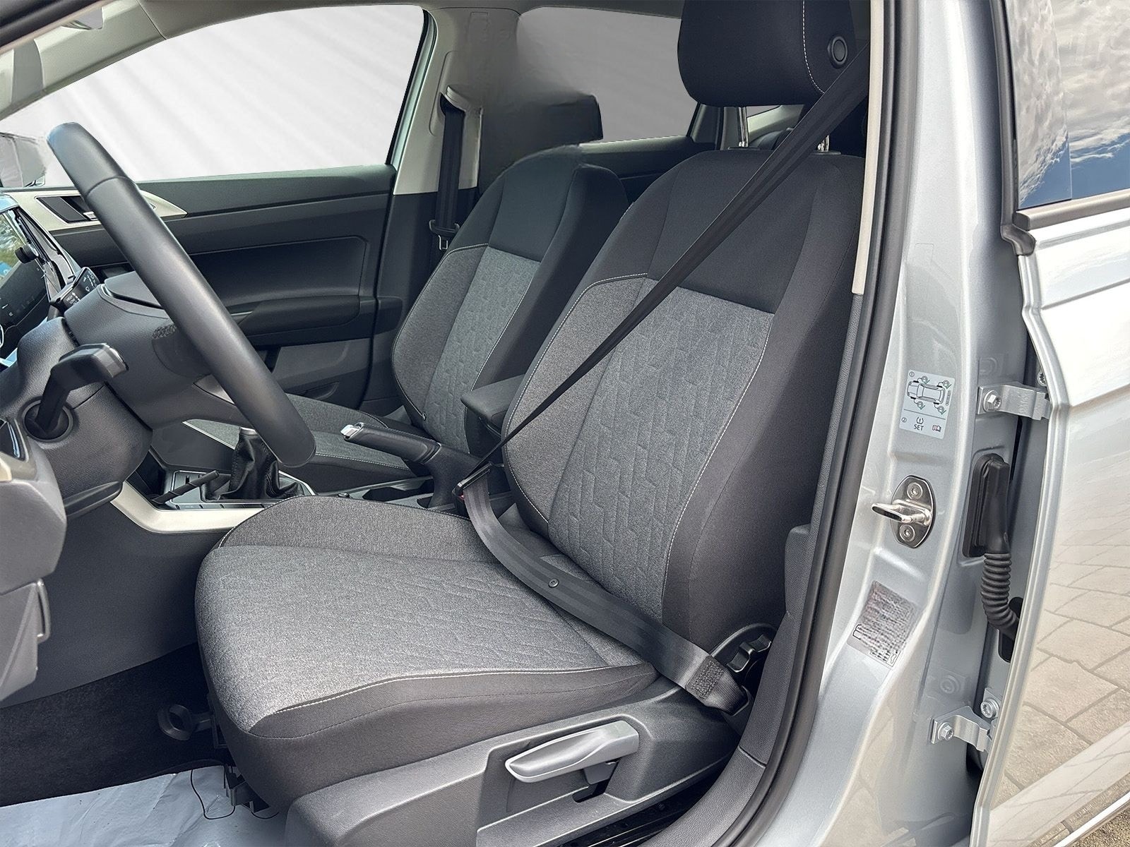 Volkswagen Polo  1,0 TSI Move NAVI+SHZ+KLIMA foto 9