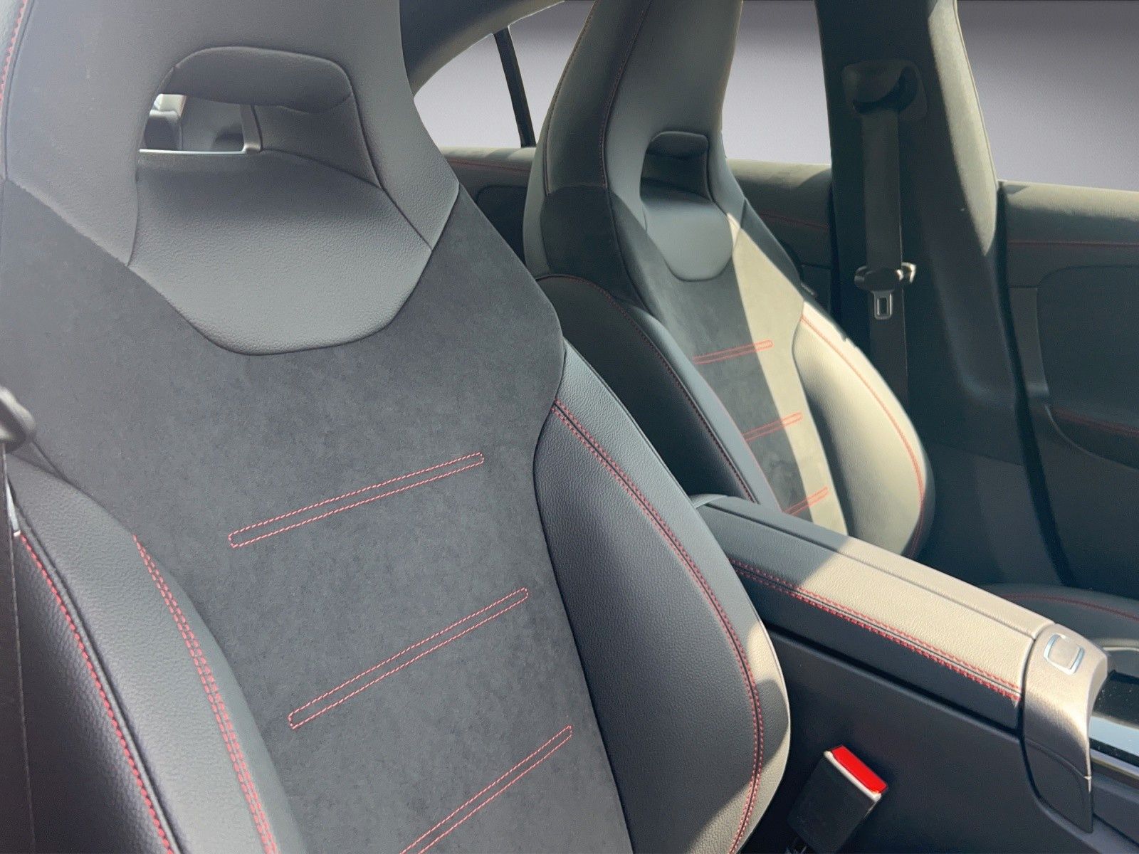 Mercedes-Benz CLA 200 *AMG-LINE*AHK*KEYLESS*MULTIBEAM*KAMERA* foto 11