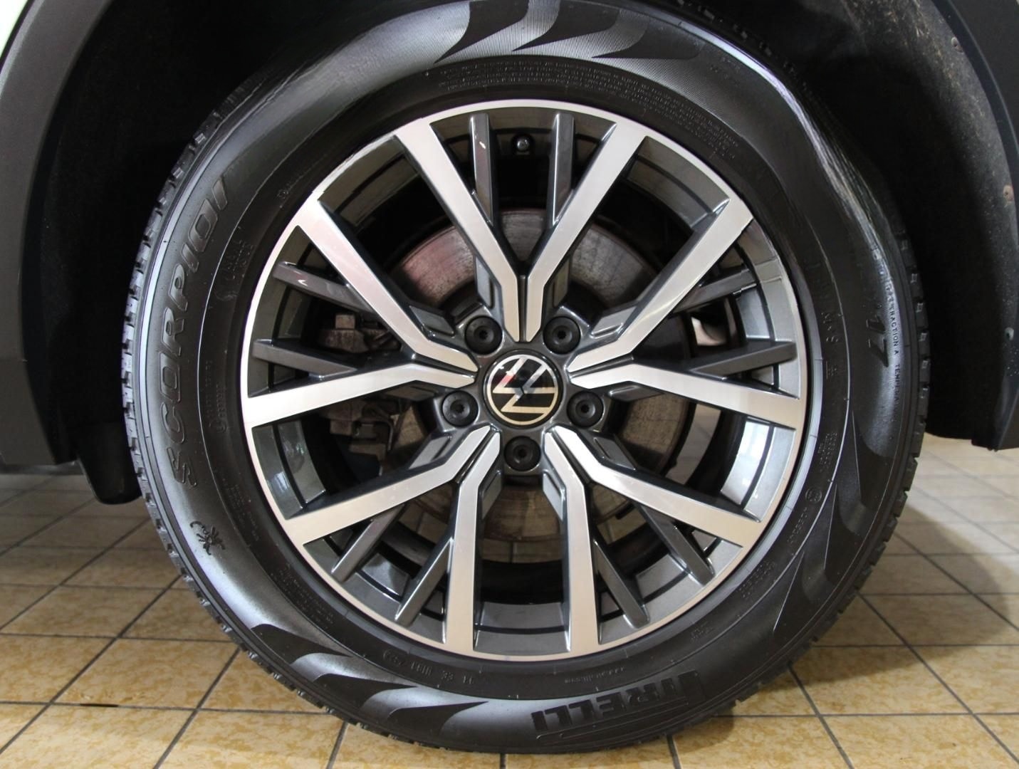 Volkswagen Tiguan Life 1.4 TSI,DSG,AHK,Lenkradhzg,Navi,Mass foto 4