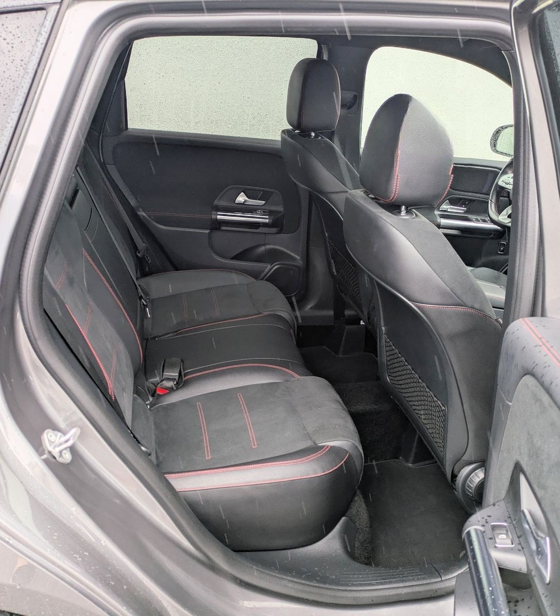 Mercedes-Benz B 180 d AMG PDC Kamera Alcantara foto 10