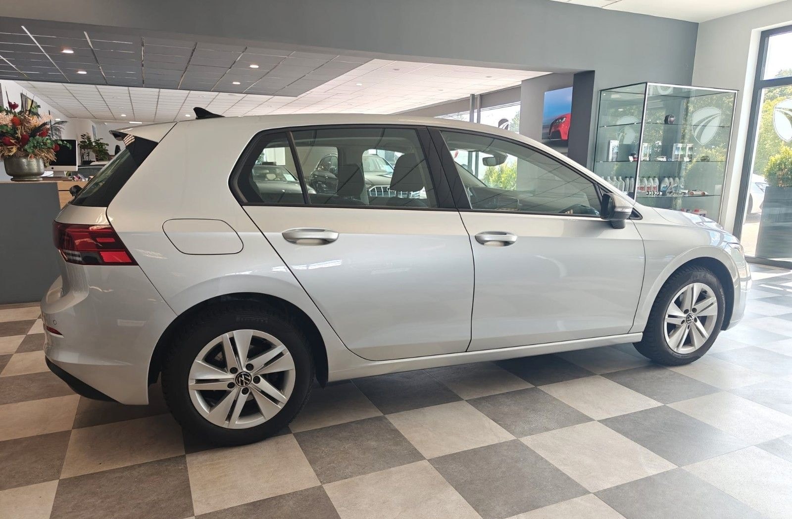 Volkswagen Golf VIII Lim. Life eTSI* Mild-Hybrid * foto 5