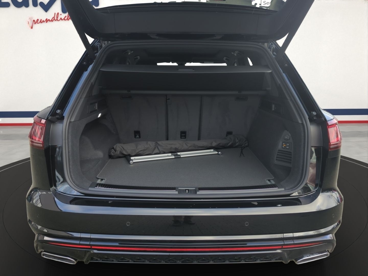 Volkswagen Touareg R-Line 3.0 V6 TDI 4MOTION DSG AHK,NAV,SH foto 12