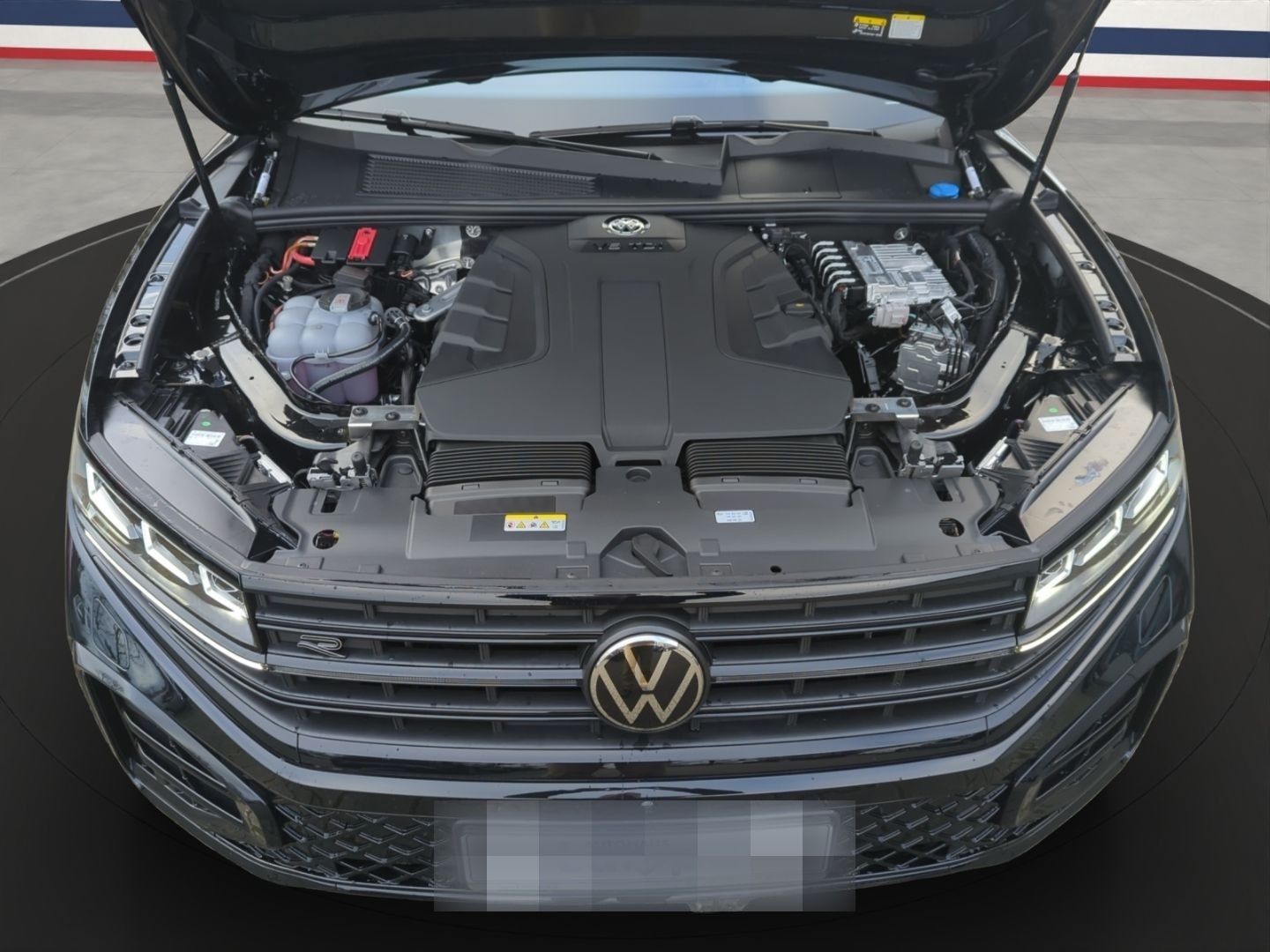 Volkswagen Touareg R-Line 3.0 V6 TDI 4MOTION DSG AHK,NAV,SH foto 20