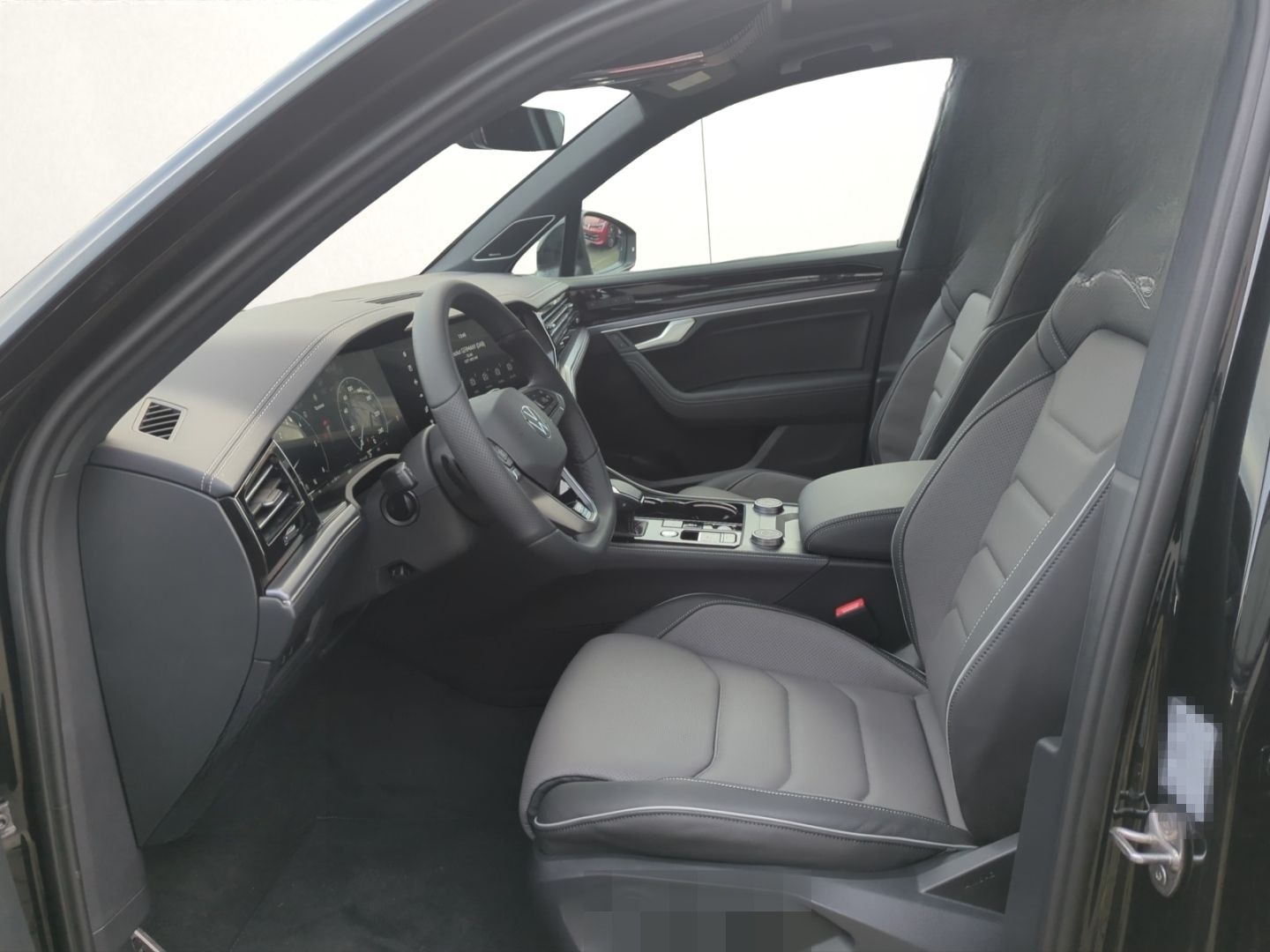 Volkswagen Touareg R-Line 3.0 V6 TDI 4MOTION DSG AHK,NAV,SH foto 6