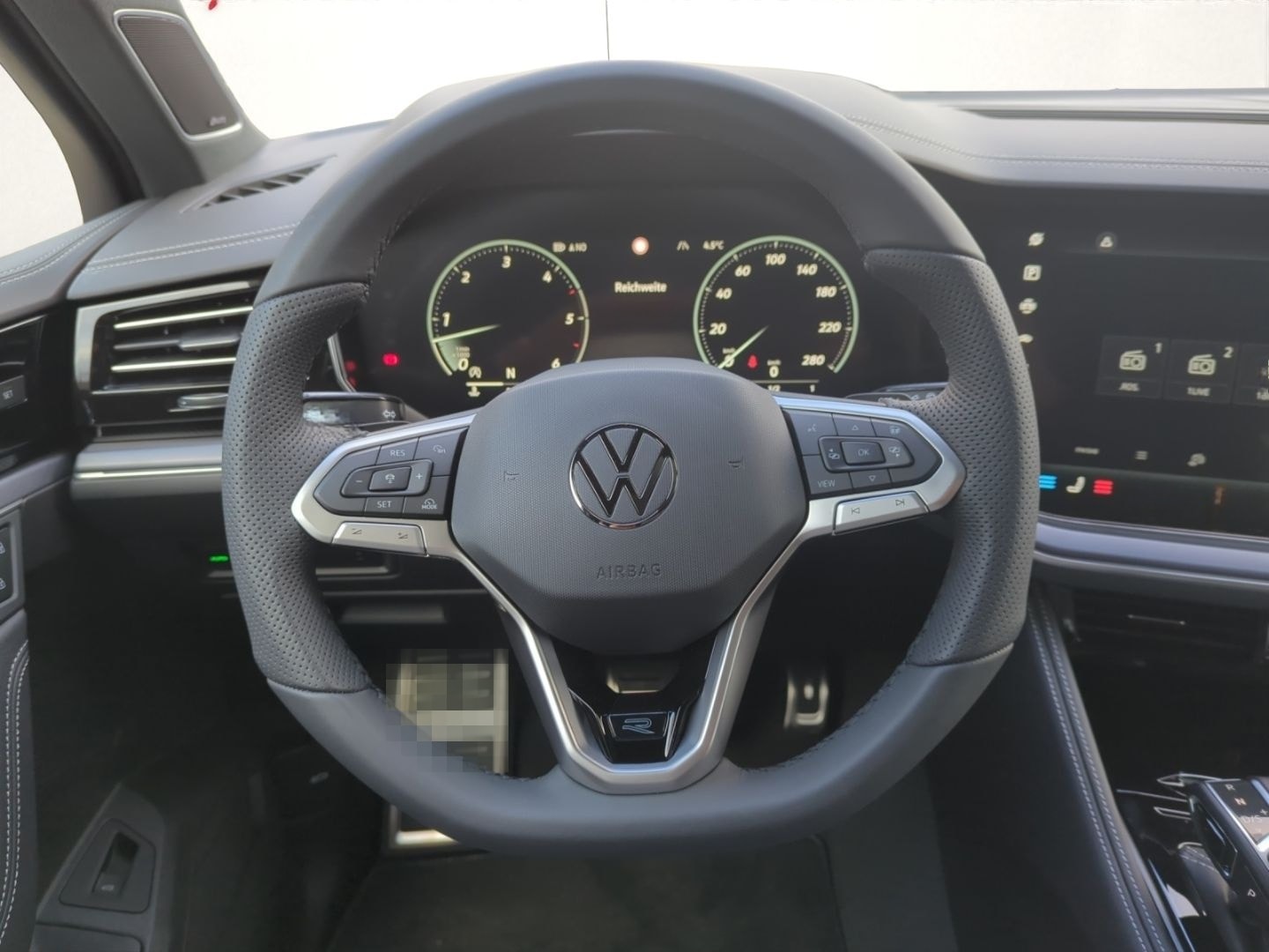 Volkswagen Touareg R-Line 3.0 V6 TDI 4MOTION DSG AHK,NAV,SH foto 8