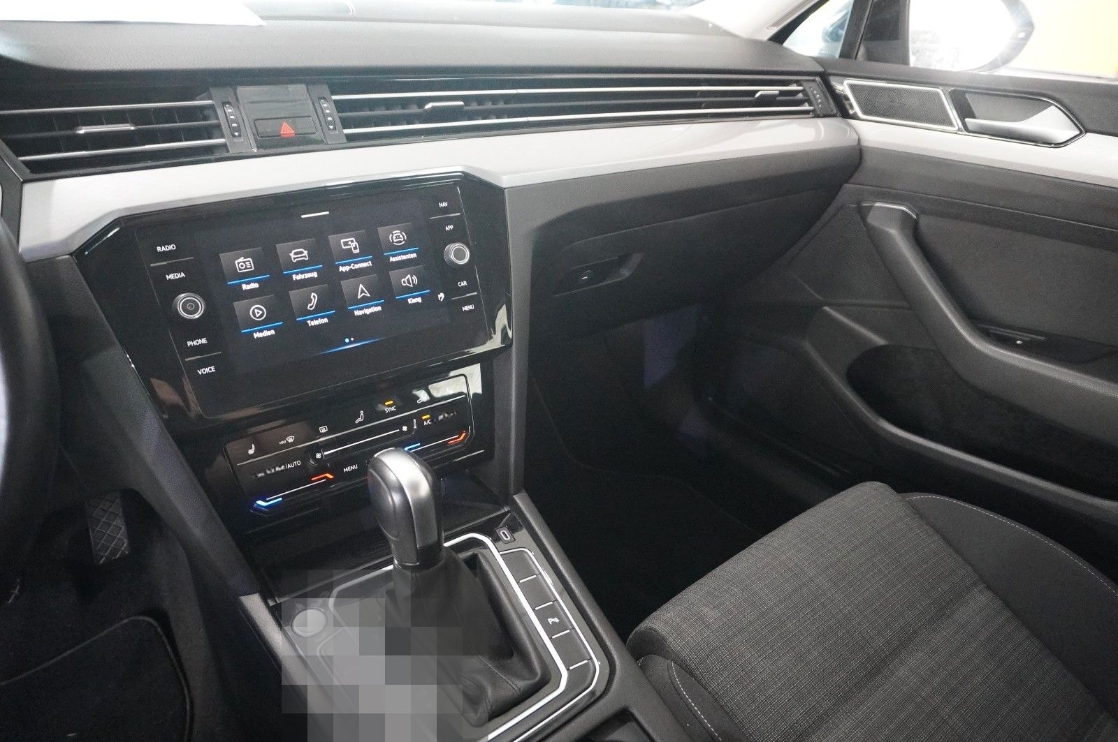 Volkswagen Passat VARI. 2.0D BUSINESS 4M NAVI/KAMERA/SH/AHK foto 18