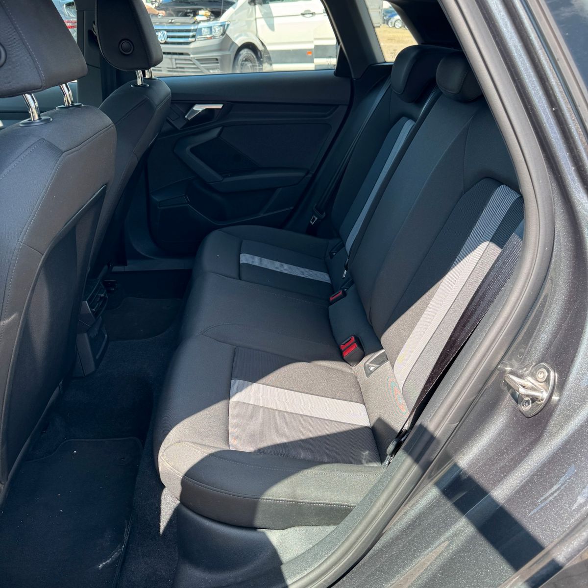 Audi A3 Sportback 35 TDI S line foto 7