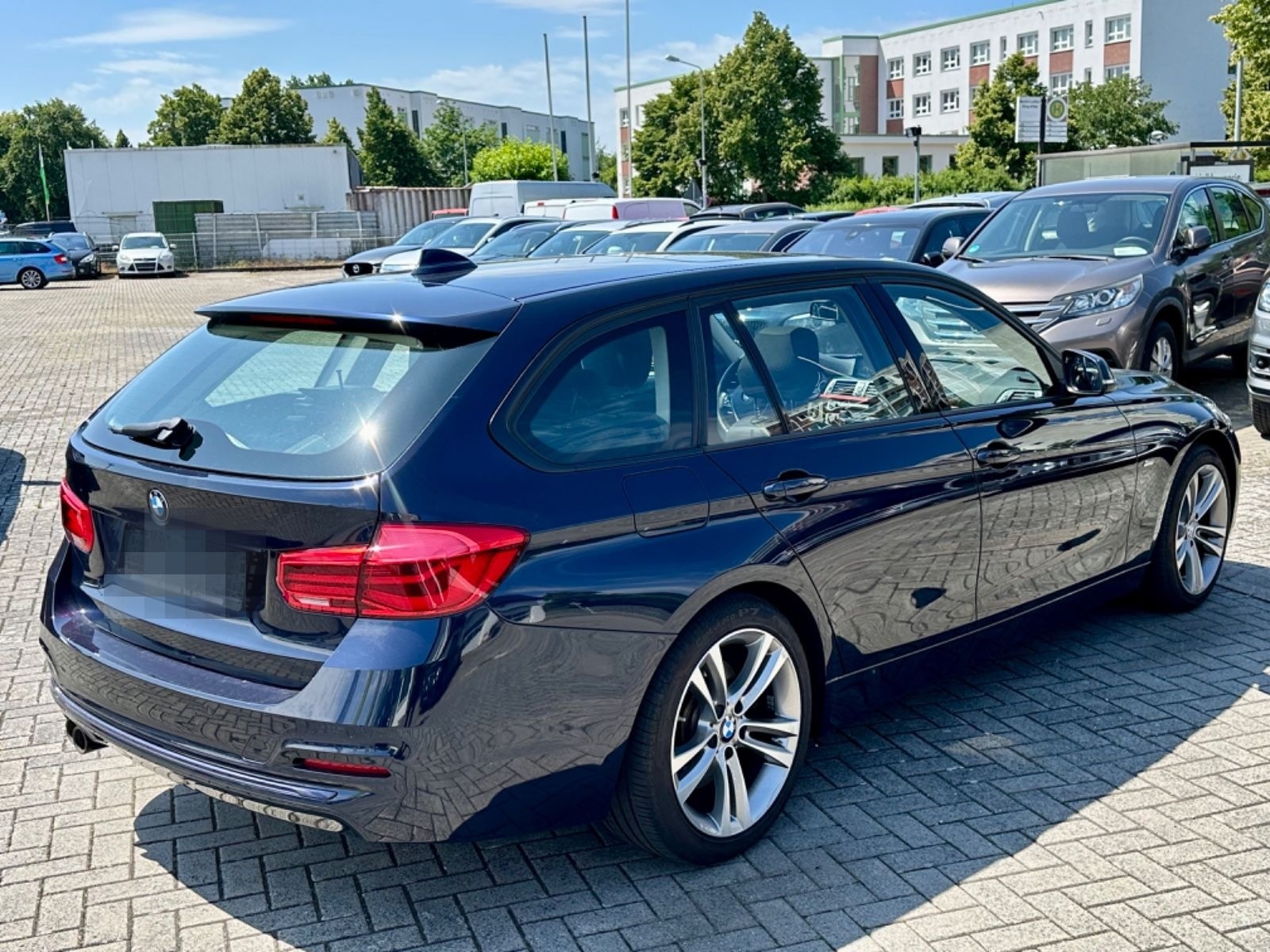 BMW 335d Touring xDrive Sport Line *LCI*PANO*SPUR* foto 4