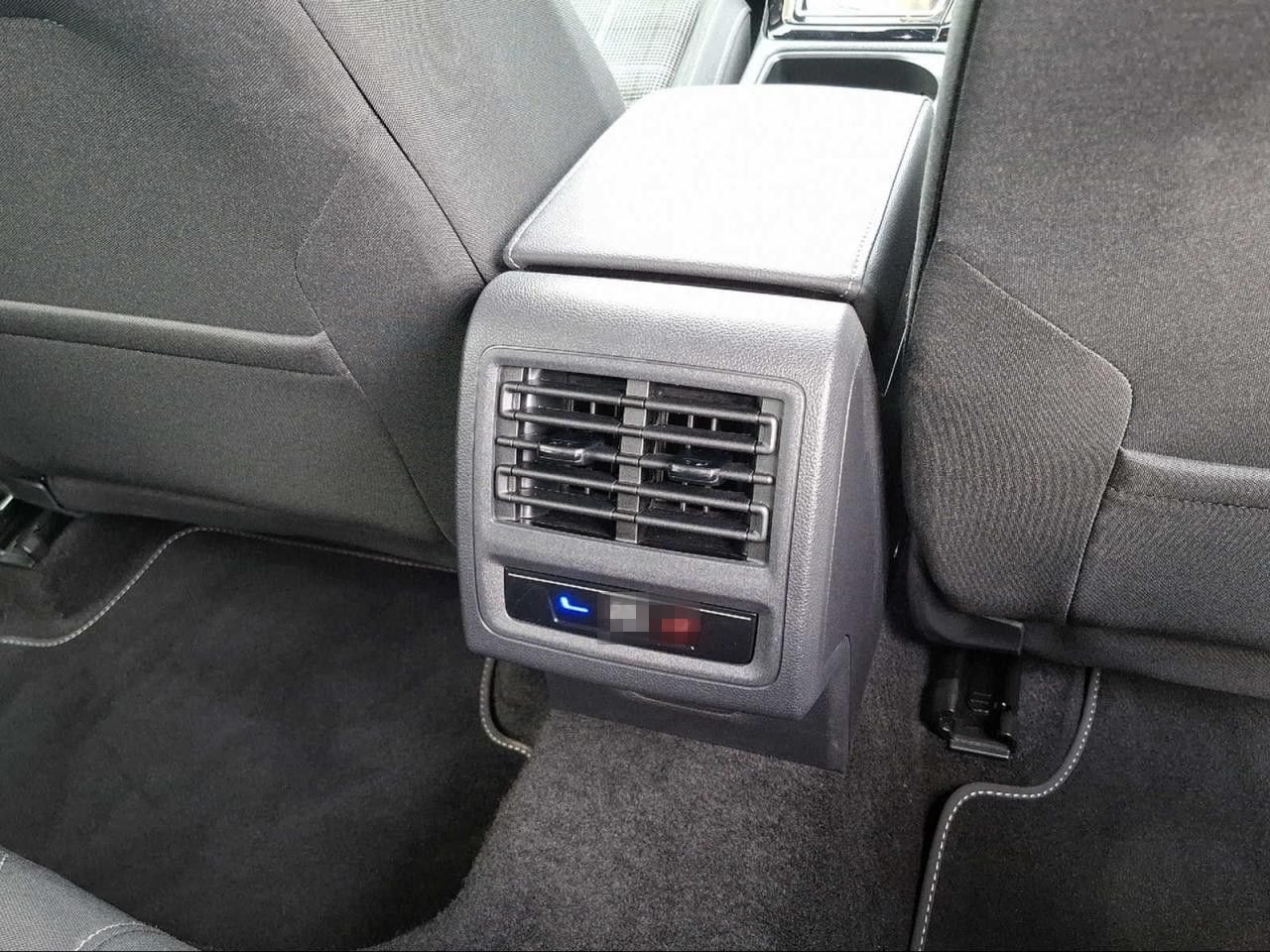 Volkswagen GOLF VIII GTD 2.0 TDI DSG IQ.LIGHT+CAM+H&K+APP foto 13