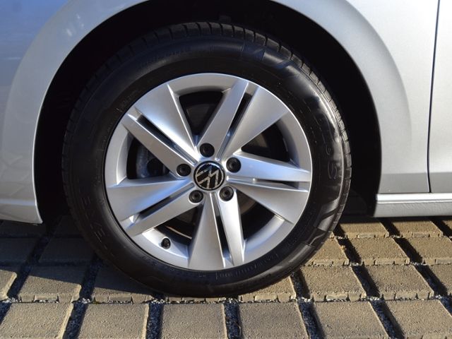 Volkswagen Golf VIII 1.5 TSI Life LED/NAVI+VZE/16-ZOLL/PDC/ foto 7