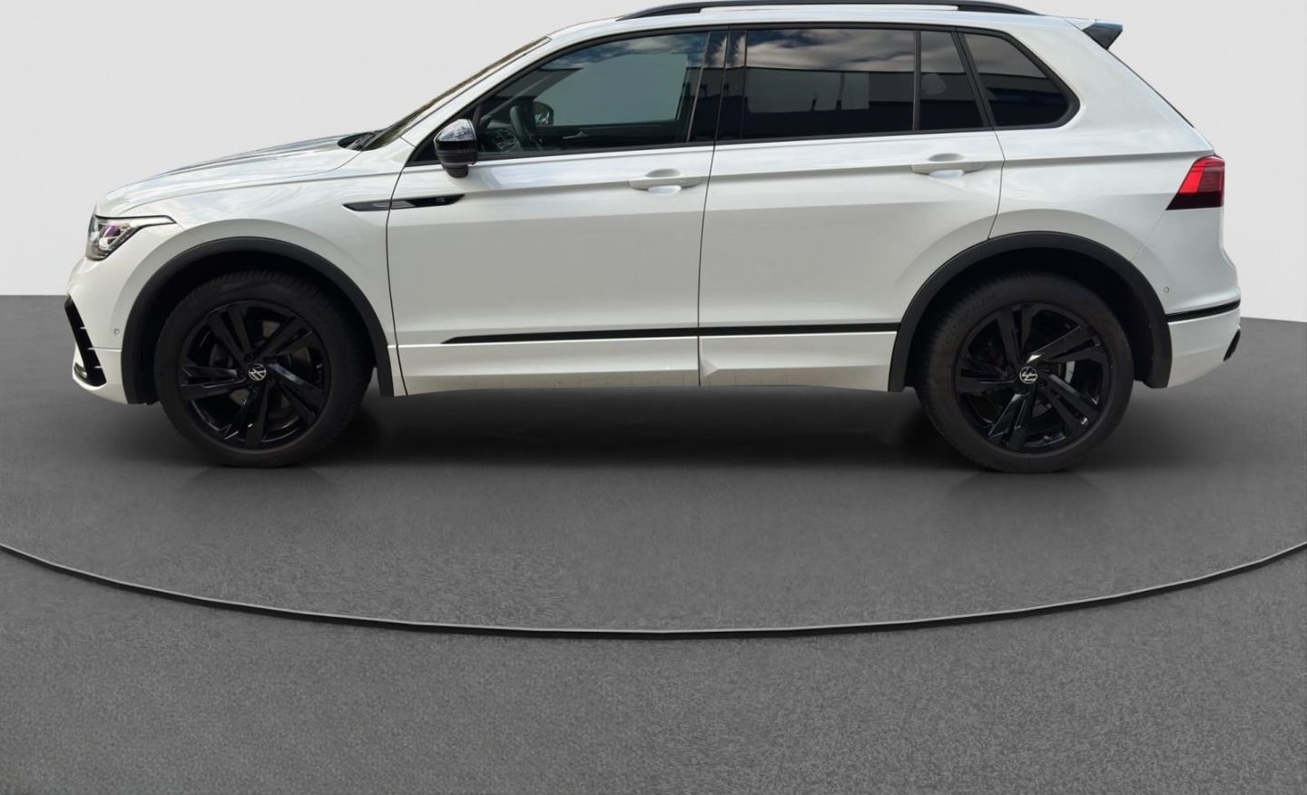 Volkswagen Tiguan 2.0 TSI DSG 4Mo. R-Line STANDH PANO AHK V foto 4