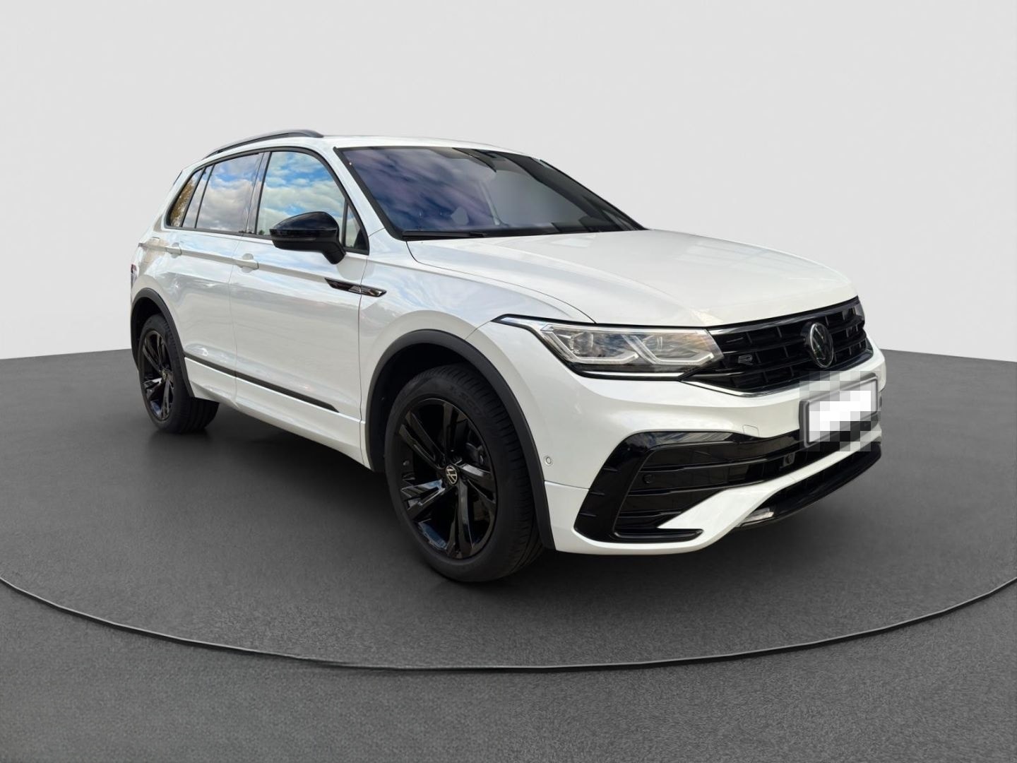 Volkswagen Tiguan 2.0 TSI DSG 4Mo. R-Line STANDH PANO AHK V foto 10