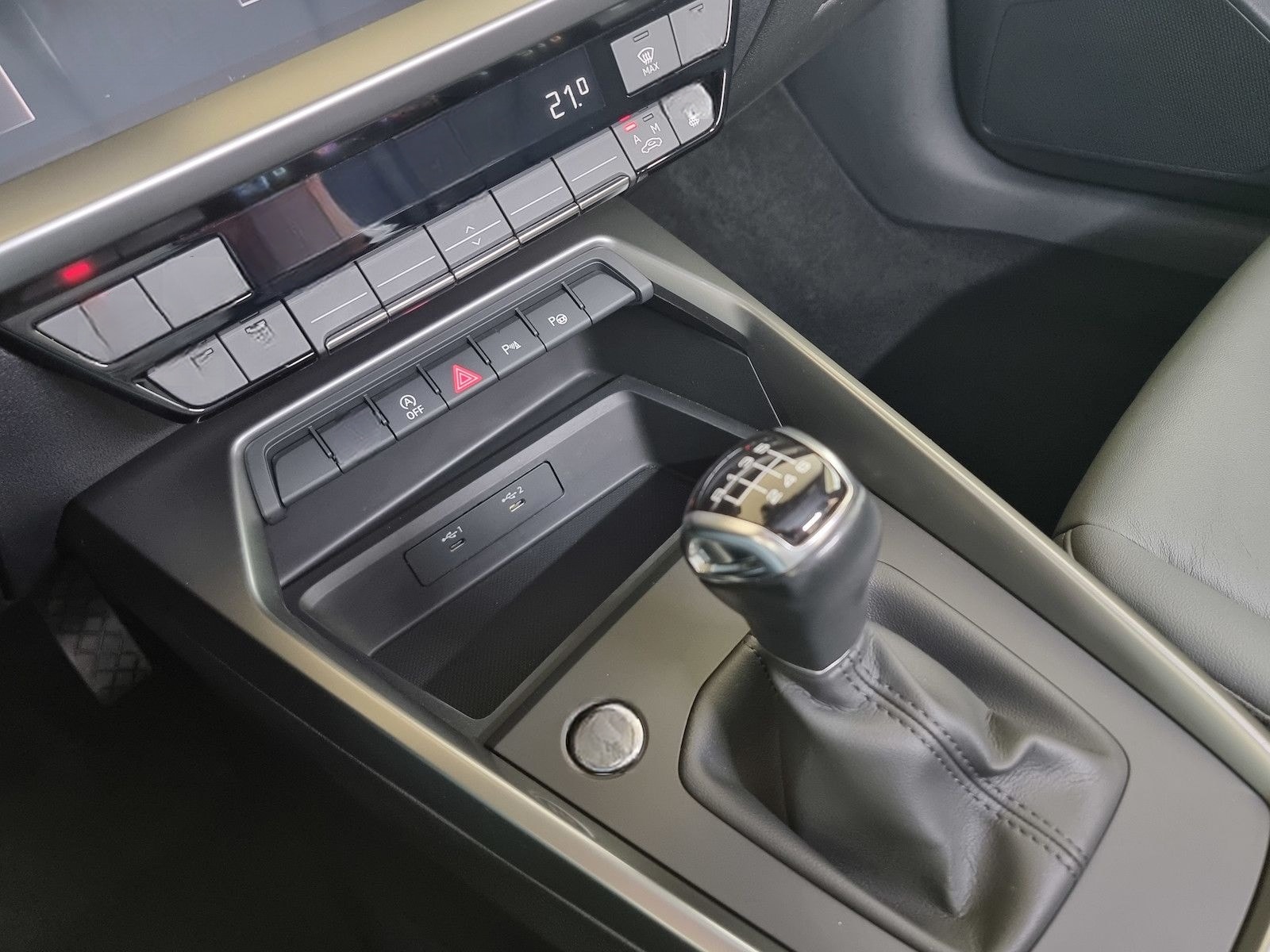 Audi A3 30TFSI limo Navi Leder Digital VIC Kamera LED foto 13