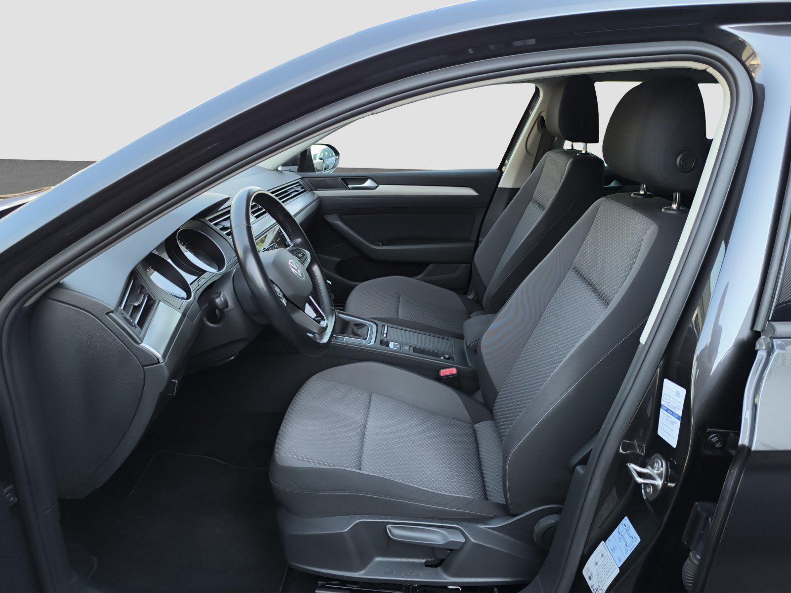 Volkswagen Passat Variant 1.5 TSI ACC LED NAVI foto 13